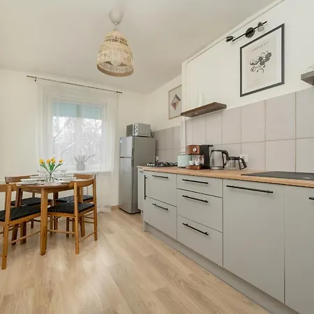 Apartment Charming Trzebnicka By Renters *