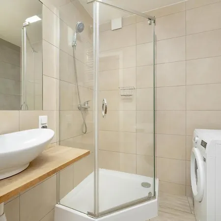 Charming Trzebnicka By Renters Lägenhet