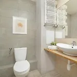 Charming Trzebnicka By Renters Apartman *
