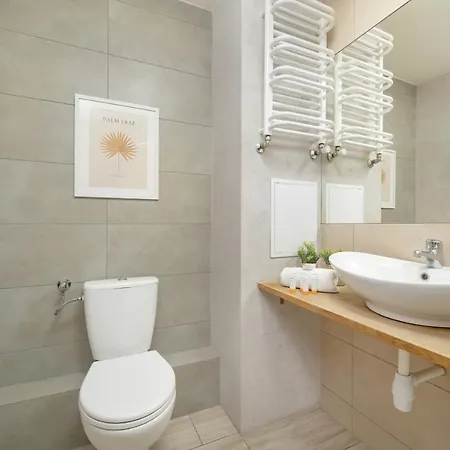 Charming Trzebnicka By Renters דירה *