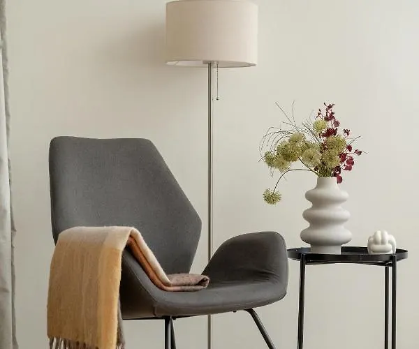 Charming Trzebnicka By Renters شقة فروتسواف